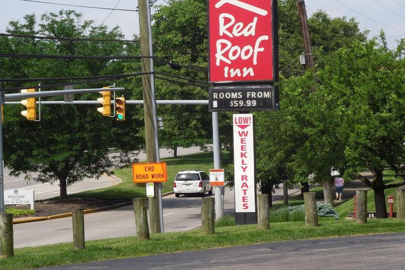 Red Roof Inn Cincinnati Northeast - בלו אש מראה חיצוני תמונה