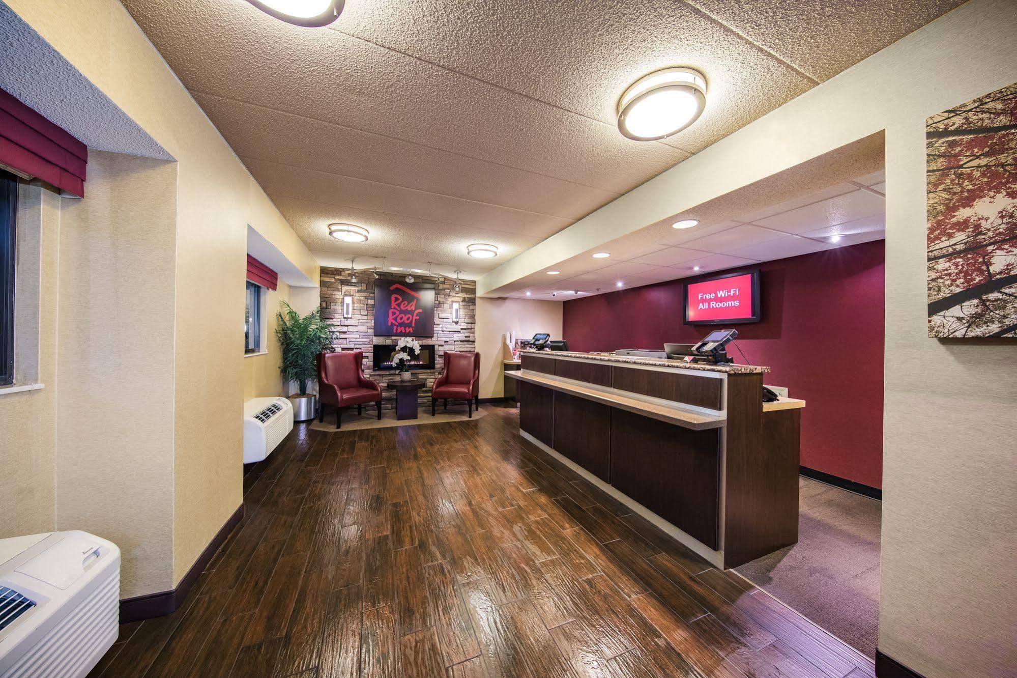 Red Roof Inn Cincinnati Northeast - בלו אש מראה חיצוני תמונה